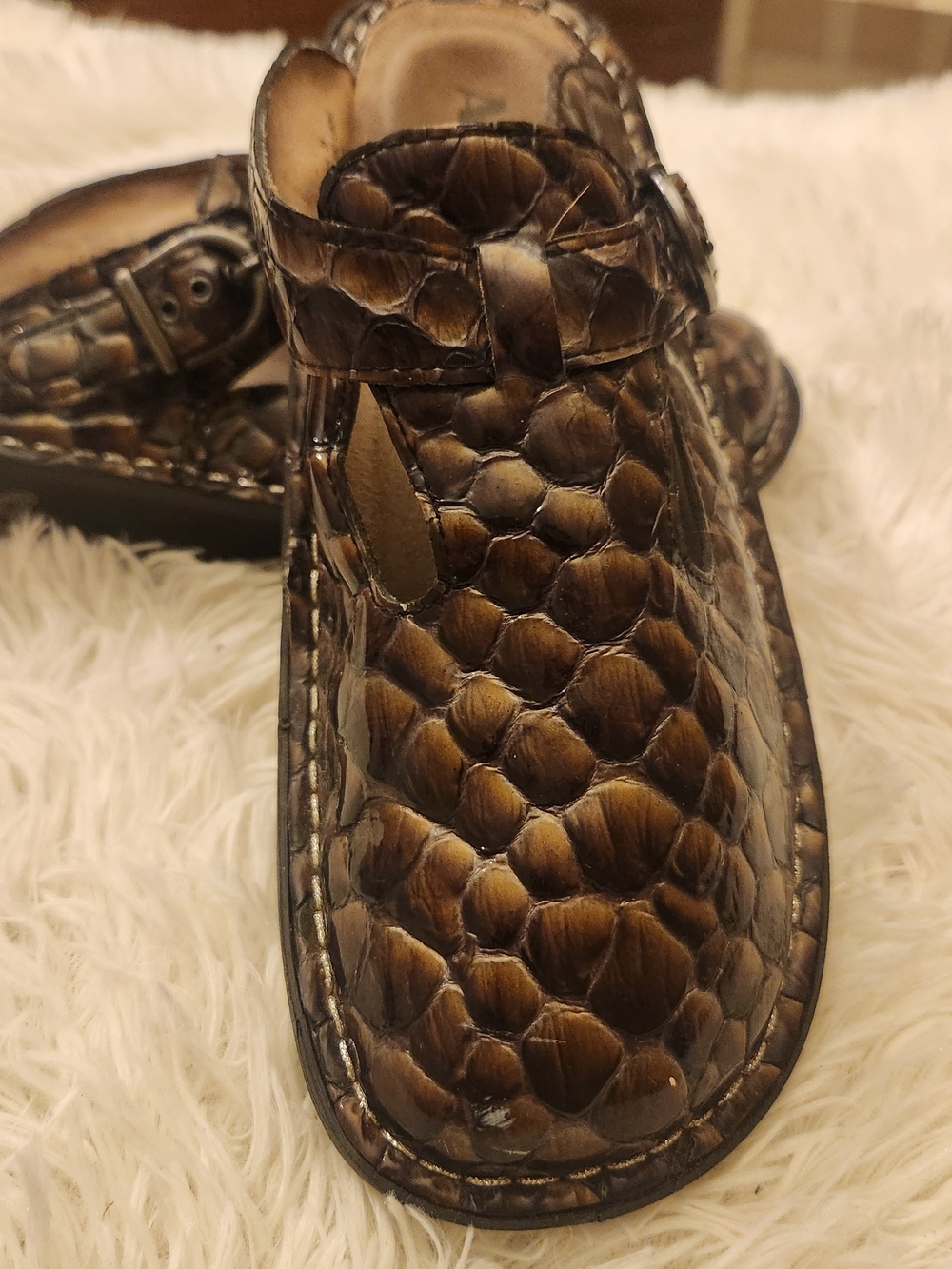 Alegria Gray Scaled/ Textured Slip-On Clog Mules